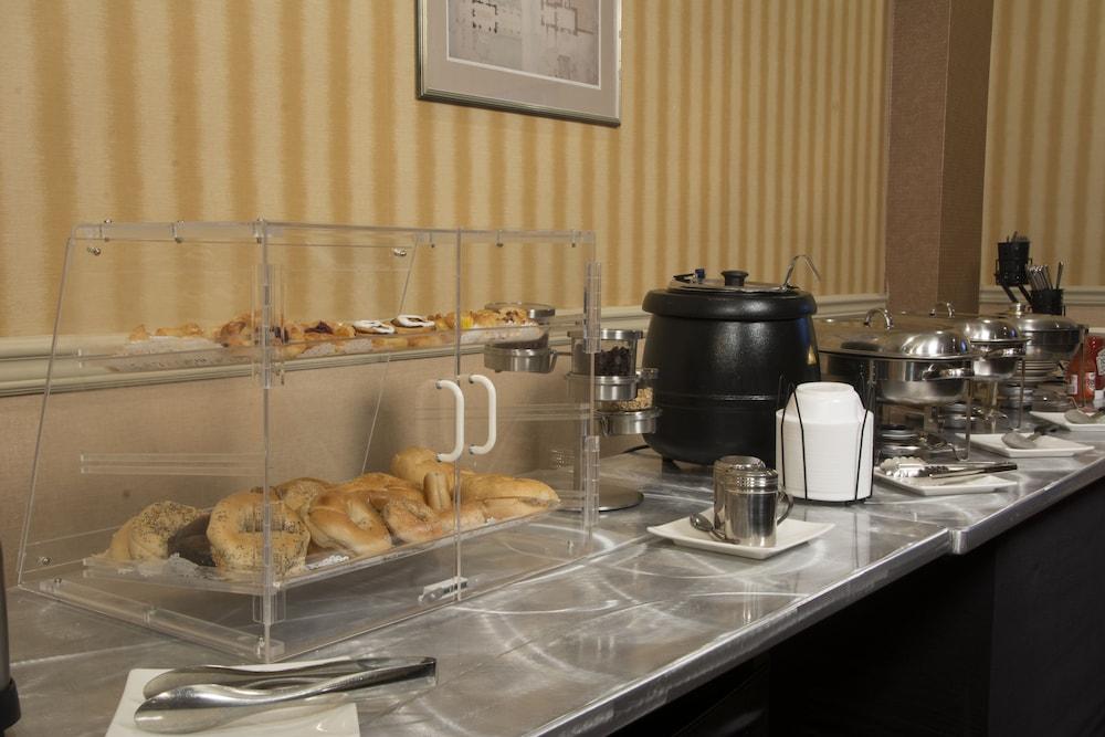 Adria Hotel And Conference Center New York Bagian luar foto