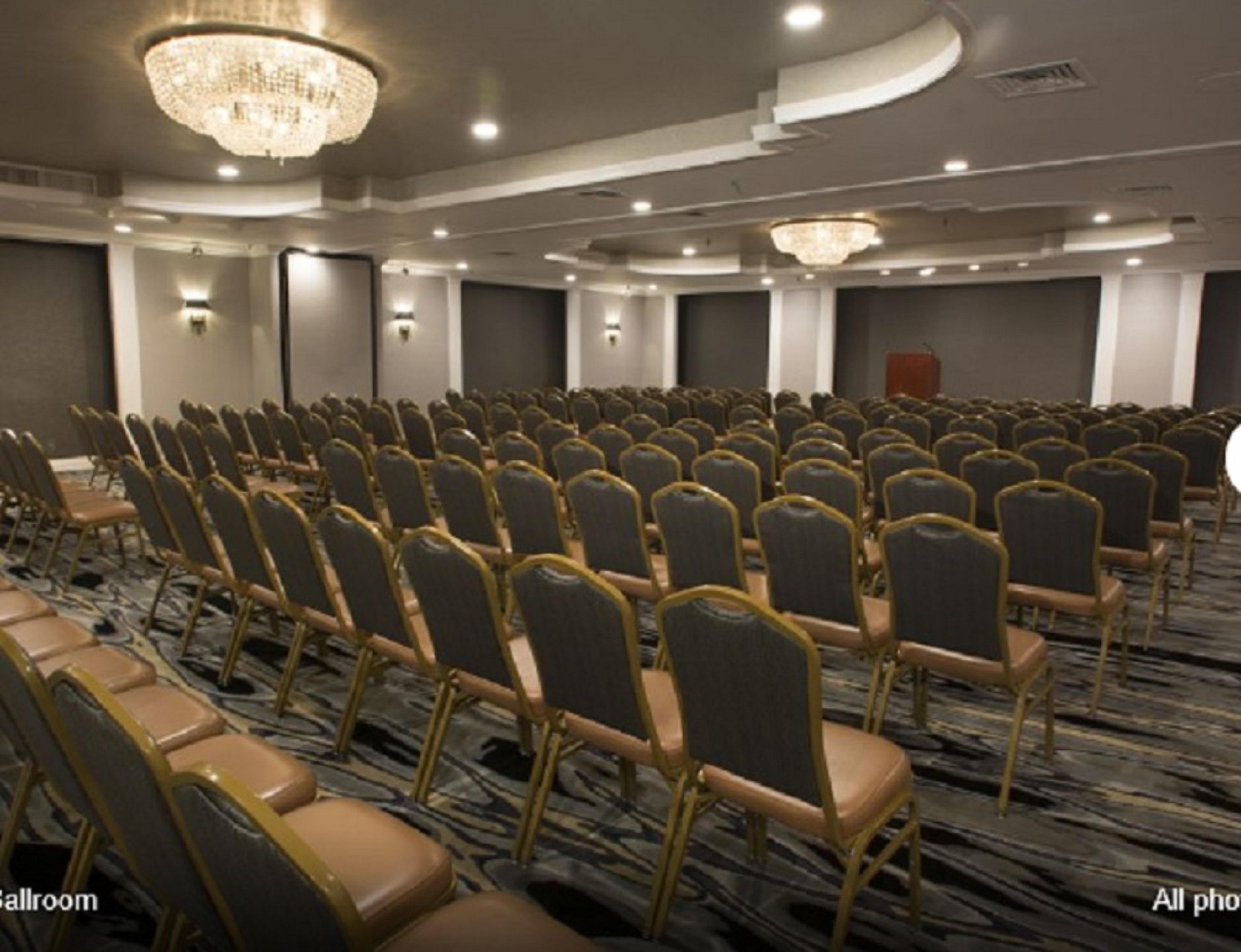 Adria Hotel And Conference Center New York Bagian luar foto
