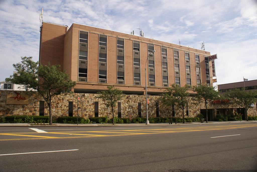 Adria Hotel And Conference Center New York Bagian luar foto