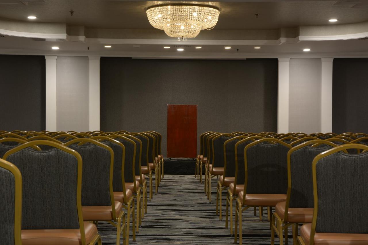 Adria Hotel And Conference Center New York Bagian luar foto