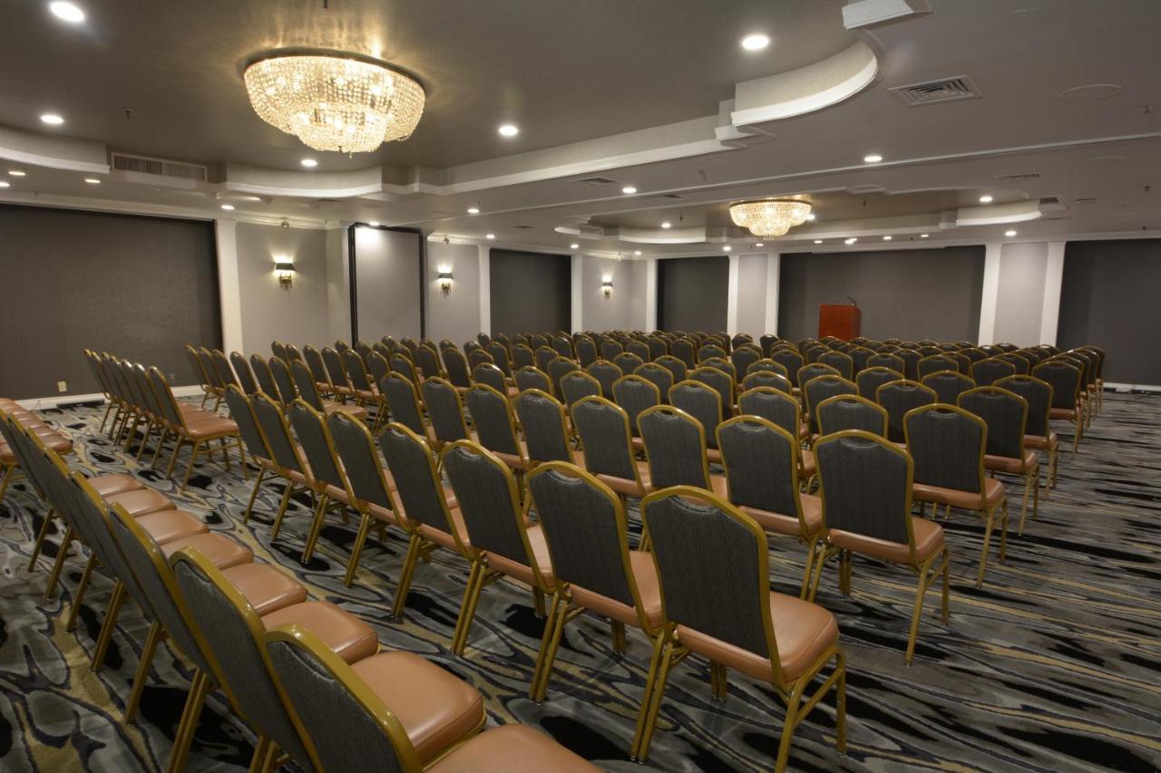 Adria Hotel And Conference Center New York Bagian luar foto