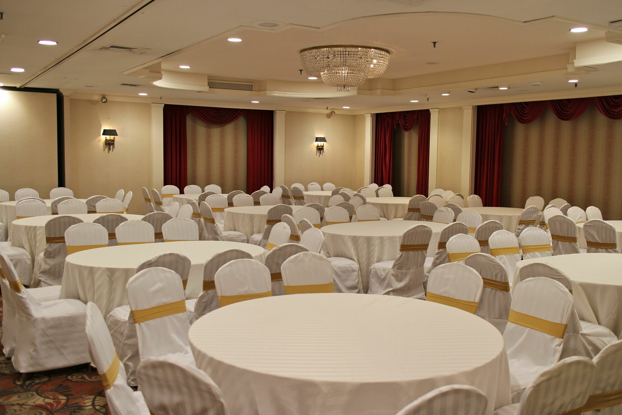 Adria Hotel And Conference Center New York Bagian luar foto